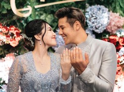 5 Gaya Via Vallen Tunangan dengan Chevra Yolandi, Cantik Berkebaya & Sanggul