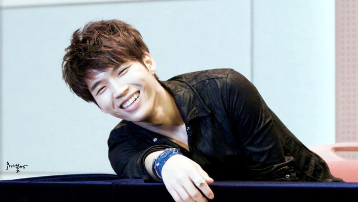 Deretan Idol K-Pop dengan Gigi Gingsul yang Menggemaskan, Adakah Biasmu?