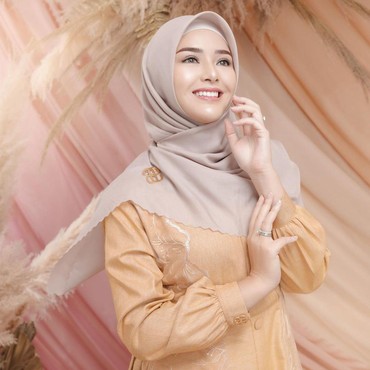 Pernah Diisukan Mualaf, 8 Potret Amanda Manopo Pakai Hijab Ini Bikin Adem