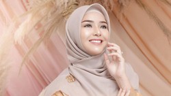 img-title Pernah Diisukan Mualaf, 8 Potret Amanda Manopo Pakai Hijab Ini Bikin Adem