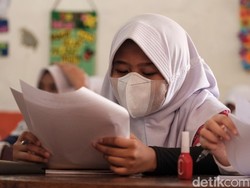 Sekolah Bisa Hentikan PTM Jika Ada Kasus Covid-19, Ini Aturan Terbarunya