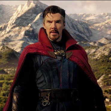 Curhat Benedict Cumberbatch Perankan Banyak Karakter di 'Doctor Strange 2'