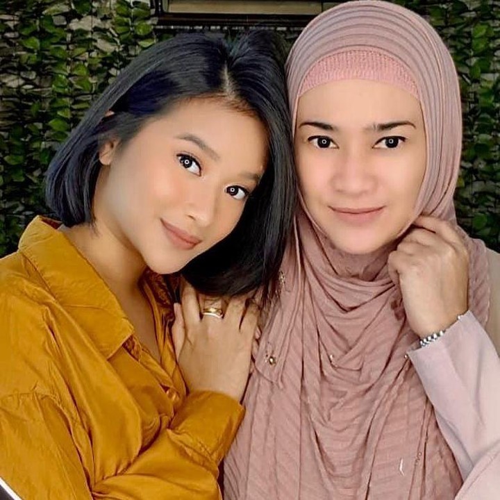 <p>Saking cantiknya, sosial media Adira telah memiliki banyak pengikut, Bunda. Hingga kini, pengikutnya sudah lebih dari 123 ribu, lho. (Foto: Instagram: @ikkenurjanah0518)</p>