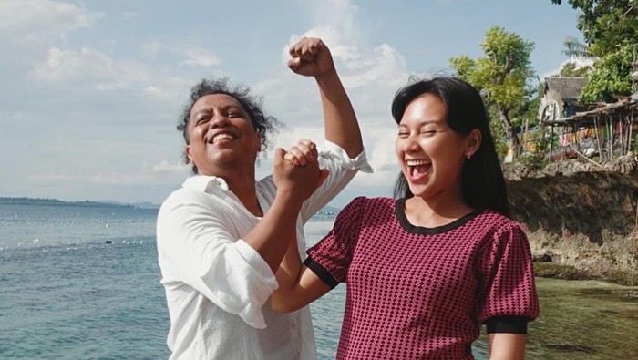 Indah Permatasari dan Arie Kriting