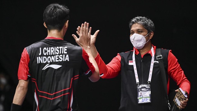 Kepala Bidang Pembinaan dan Prestasi PP PBSI Rionny Mainaky menjelaskan situasi jajaran pelatih tunggal putra.