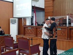 Hakim Tolak Eksepsi Irjen Napoleon di Kasus Penganiayaan M Kace