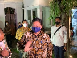 Airlangga Bertemu Zulhas dan Suharso di Jakpus, Ada Apa?