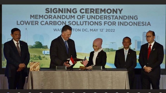 PT Pertamina (Persero) dan Chevron New Ventures Pte Ltd menandatangani nota kesepahaman (MoU) untuk menjajaki bisnis rendah karbon di RI pada Kamis (12/5).