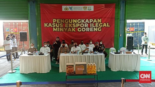 Polres Pelabuhan Tanjung Perak Surabaya, Polda Jawa Timur, dan bea cukai setempat berhasil menggagalkan ekspor 121,98 ton minyak goreng ilegal.