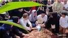 Prosesi Pemakaman Ibunda Kiki Farrel Prosesi Pemakaman Ibunda Kiki Farrel