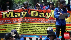 FOTO: Gelaran May Day Massa Buruh di Depan Patung Kuda pada 12 Mei