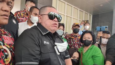 img-title Imbas Kegaduhan di PN Jakut, Sumpah Advokat Razman Arif Nasution Dibekukan