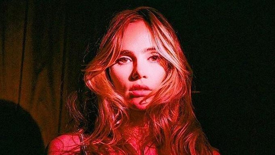 Suki Waterhouse