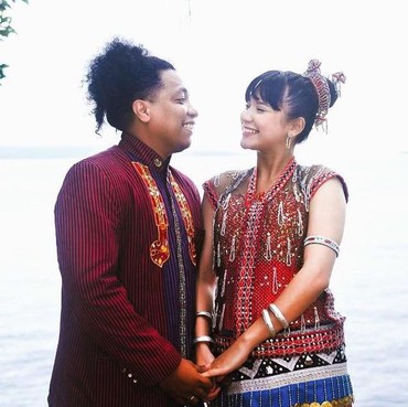 Indah Permatasari Hamil, Arie Kriting Beli Test Pack Diguyur Hujan