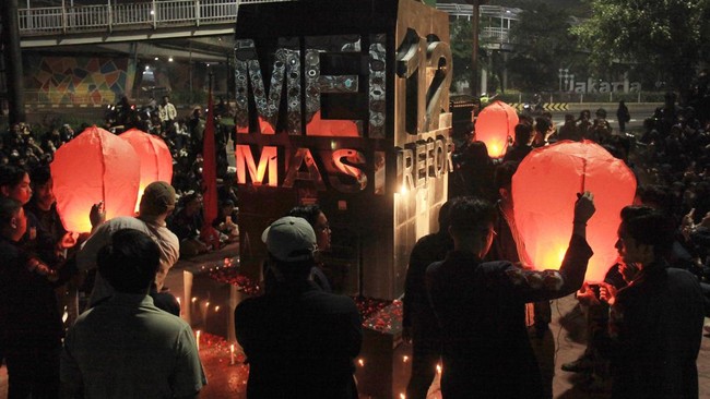 Menurut rencana, pertemuan digelar pada Rabu (18/5) ini. Mahasiswa Trisaktri meminta 30 orang perwakilan bisa beraudiensi.