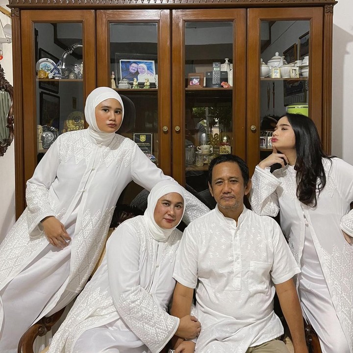 <p>Bagi Tissa, sang Bunda merupakan salah satu orang yang selalu mendukung kariernya hingga sekarang ini. (Foto: Instagram @tissabiani)<br /><br /><br /></p>
