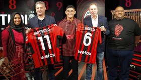 Legenda Milan Baresi Puji Musik Angklung Indonesia