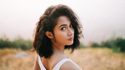 Aghniny Haque Terkunci di Toilet Saat Syuting Film Horor, Saking Takutnya Sampai...