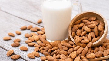 SUSU ALMOND VS SUSU KEDELAI, BAGUS MANA UNTUK BUSUI?