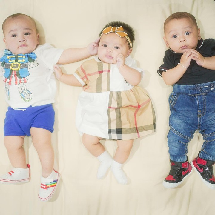<p>Belum lama ini, Al Fatih bertemu dengan anak artis lain yang seumuran. Ada Rayyanza dan Ameena. "Bismillah tumbuh jadi anak shaleh dan shaleha," tulis Lesti dalam Instagram @lestykejora. (Foto: Instagram @lestykejora)</p>