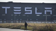 Elon Musk PHK 121 Ribu Karyawan Tesla Sejak Tahun Lalu