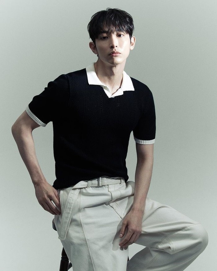 Debut aktingnya dimulai pada tahun 2006, ia membintangi film 'My Boss, My Teacher' berperan sebagai cameo. Tak berhenti di sana, ia pernah digaet menjadi model MV 2NE1 dalam single berjudul ‘It Hurts’ dan ‘Falling in Love’./ Foto: instagram.com/ leesohyuk