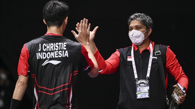 Pelatih tunggal putra, Irwansyah mengaku masih bingung dengan statusnya sebagai pelatih tunggal putra di Pelatnas PP PBSI saat ini.