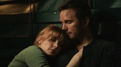 Chris Pratt dan Bryce Dallas Akui Colong Ciuman di Jurassic World