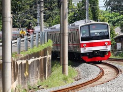 Kereta Batubara Gangguan di Stasiun Pasar Minggu, KRL Arah Depok Tersendat