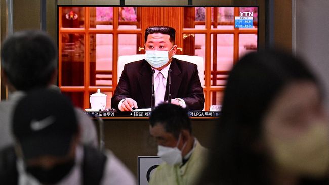 Korea Utara segera mengisolasi 187 ribu warga yang mengidap gejala demam sebagai pencegahan penyebaran Covid-19.