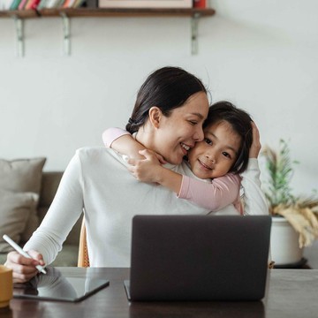 Ini 4 Komentar Menyakitkan yang Paling Sering Diterima Ibu Bekerja, Jangan Asal Main Judge!