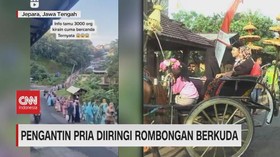 VIDEO: Pengantin Pria Diiringi Rombongan Berkuda