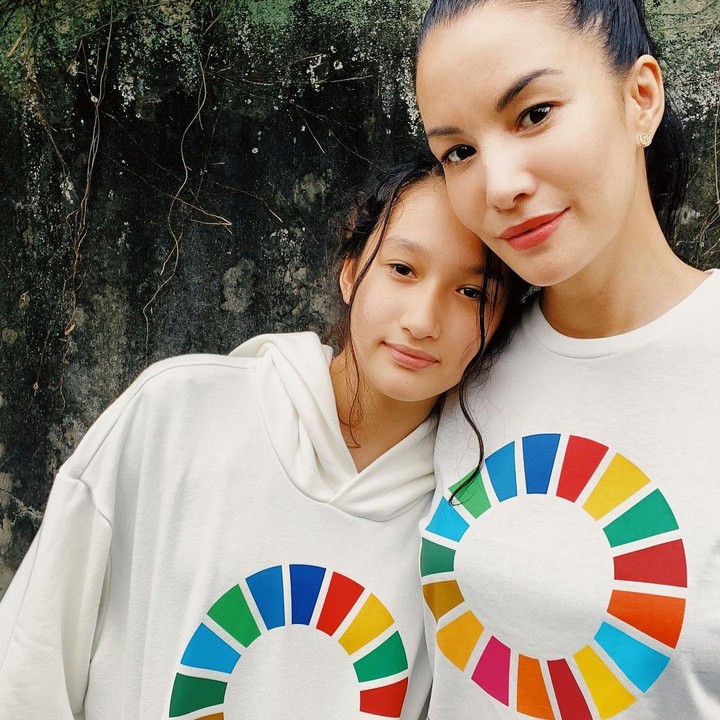 <p>Banyak yang menduga jika dulu, Nadya melindungi privasi anaknya, Bunda. Wajar ya, beberapa orang tua memang ingin melindungi anak-anaknya terutama jika masih di bawah umur. (Foto: Instagram: @nadyahutagalung)</p>