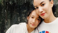 7 Potret Nayla, Anak Perempuan Nadya Hutagalung yang Kini Beranjak Remaja