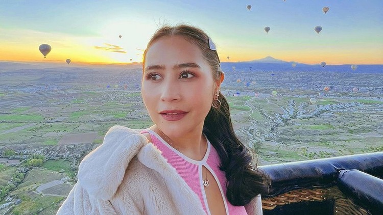 Prilly Latuconsina liburan di Turki Prilly Latuconsina liburan di Turki