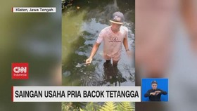 VIDEO: Saingan Usaha, Pria Bacok Tetangga