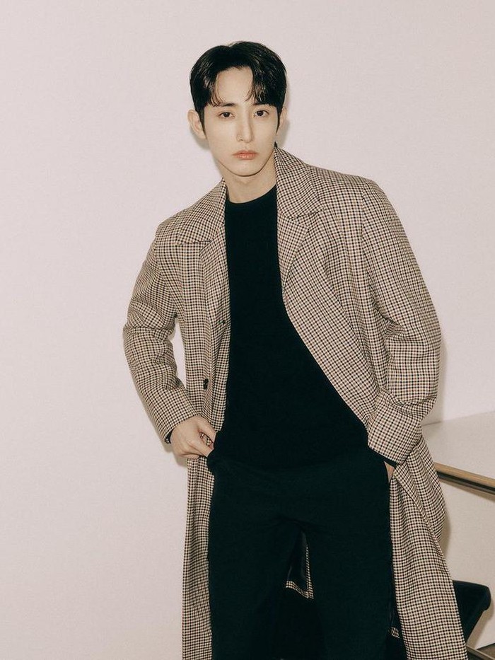 Sebelum terjun ke dunia akting, Lee Soo Hyuk memulai kariernya di dunia modeling tahun 2006, dalam peragaan busana Lone Costume milik Jung Wook Jun./Foto: instagram.com/fahrenheit.official