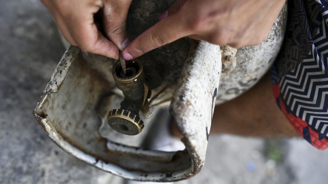 Ledakan tabung gas ukuran 3 kilogram di Tebet, Jakarta Selatan, mengakibatkan 6 orang terluka dan 2 korban tewas.