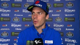 VIDEO: Joan Mir Sedih Lihat Mekanik Suzuki