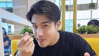 Terpopuler: Potret Chef Victor Agustino Bikin Salfok - Cara Penularan Hepatitis Misterius