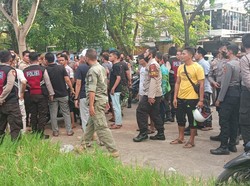 Turnamen Bola di Mataram Ricuh, Suporter Bawa Parang ke Lapangan