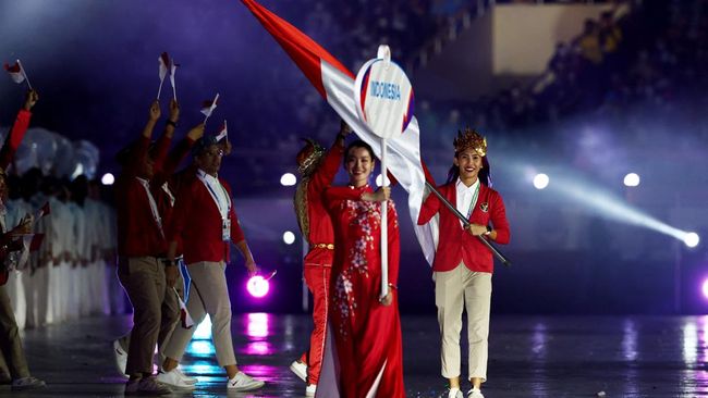 Kontingen Indonesia menyalip Malaysia dengan menempati posisi kedua klasemen sementara SEA Games 2021 usai merebut 12 medali emas.
