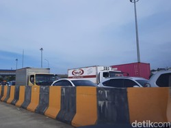 Long Weekend, Ada Antrean Panjang Setelah Exit Tol Cigombong Arah Sukabumi
