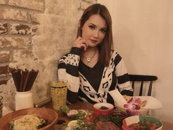 Kala Makan Malam Bareng Miyabi Jadi Kontroversi