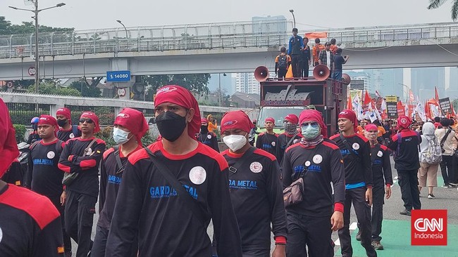 Acara diklaim akan dihadiri lebih dari 50 ribu orang. Selain di Jakarta, buruh juga akan menggelar acara di sejumlah daerah.