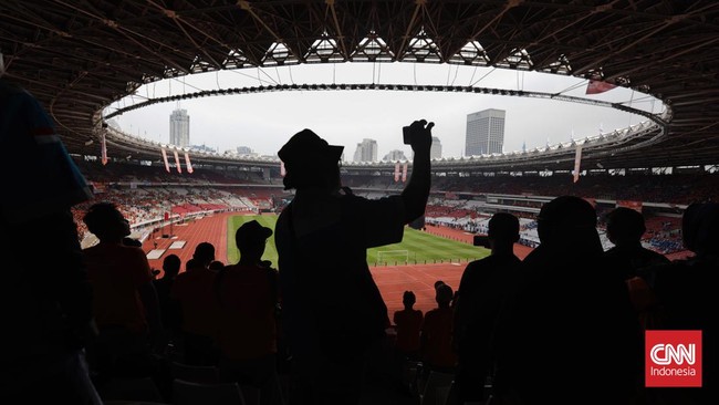 Polri mendatangkan instruktur dari Inggris untuk memberikan pelatihan manajemen pengamanan stadion kepada para personelnya.