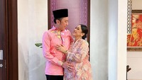 <p>Aliya Rajasa dan Edhie Baskoro Yudhoyono tengah berbahagia, nih. Mereka akan segera dikaruniai anak keempat. Usia kehamilan Aliya kini memasuki 27 minggu. (Foto: Instagram @ruby_26)</p>