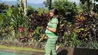 <p>Kita doakan semoga kehamilan Aliya Rajasa berjalan lancar hingga melahirkan Si Kecil ya, Bunda. (Foto: Instagram @ruby_26)</p>