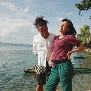 Hamil Anak Pertama, 7 Potret Indah Permatasari Pamer Baby Bump