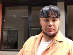 Intip 7 Potret Rambut Terbaru & Beda Ivan Gunawan dengan Gaya Berponi